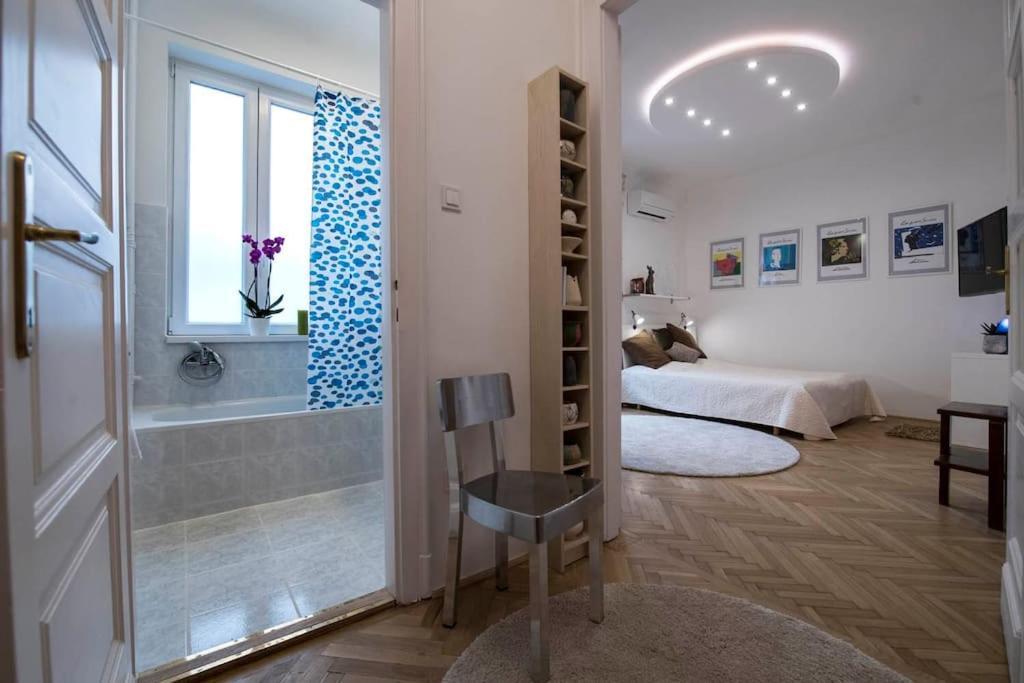 Gorgeous Flat Right Near The City Center 부다페스트 외부 사진